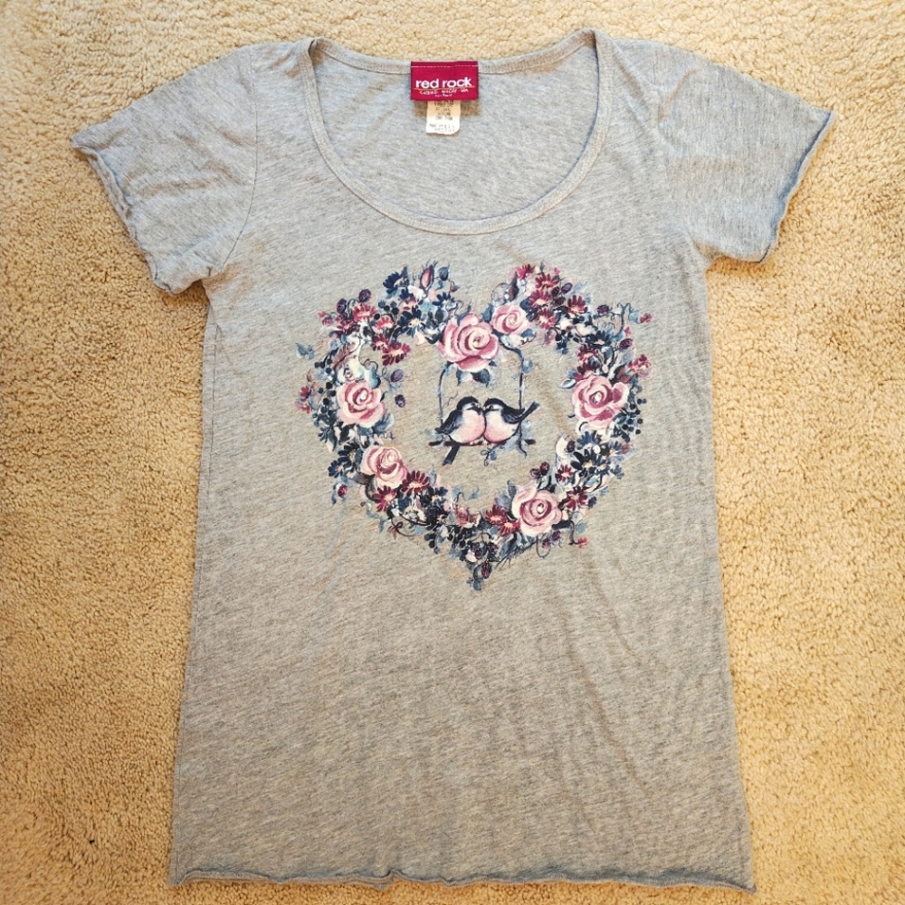 Y2K Red Rock Swinging Lovebirds In Floral Heart w Rhinestones Graphic Baby Tee.